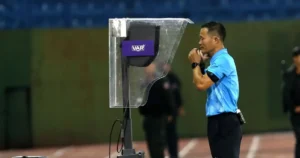 Trọng tài V-League qua đời khi đang làm nhiệm vụ