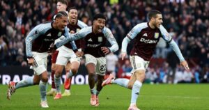 Arsenal thất bại bất ngờ trước Aston Villa trong phút bù giờ